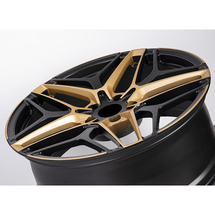 定制1件锻造的合金车轮，用于阿斯顿·马丁·拉皮德（Aston Martin Rapide）
